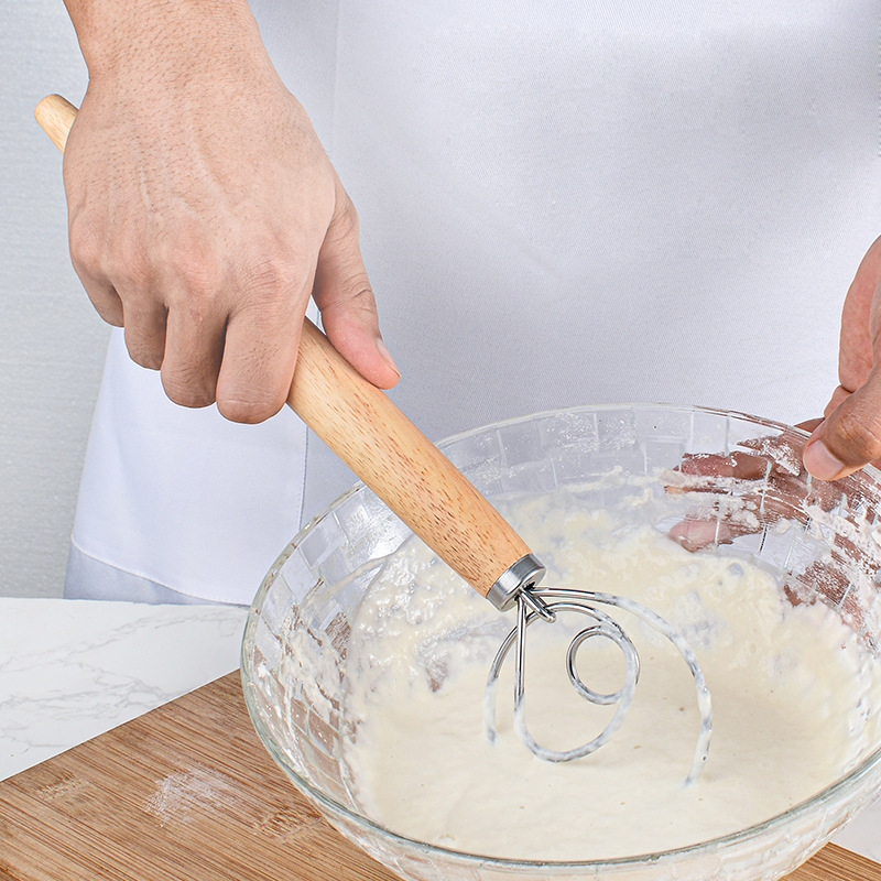 Danish Pancake Pan - 13 インチオークハンドルミルクベーキング小麦粉ミキサー小麦粉ミキサーデニッシュ生地ミキシングロッドステンレス鋼コイルハンドブレンダー調理ツール